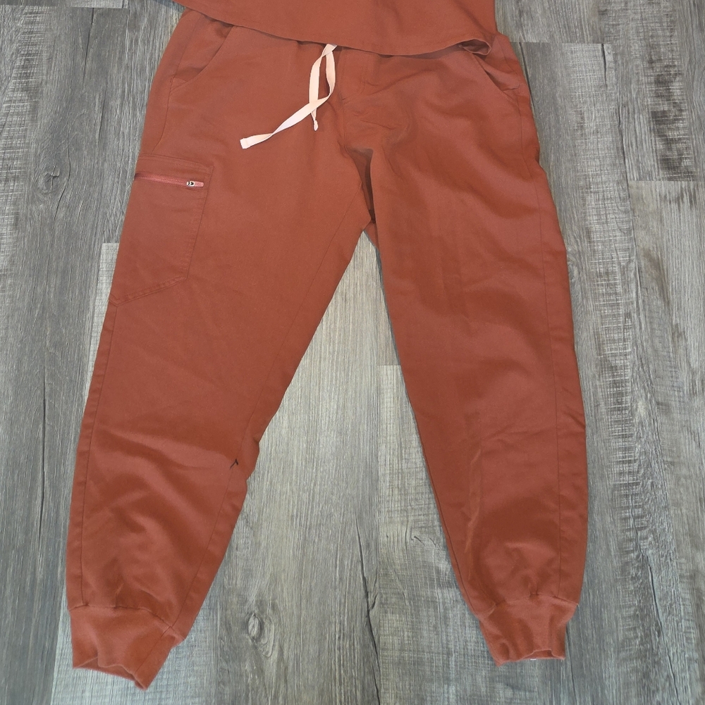 Figs Dirty Chai Scrub Pants